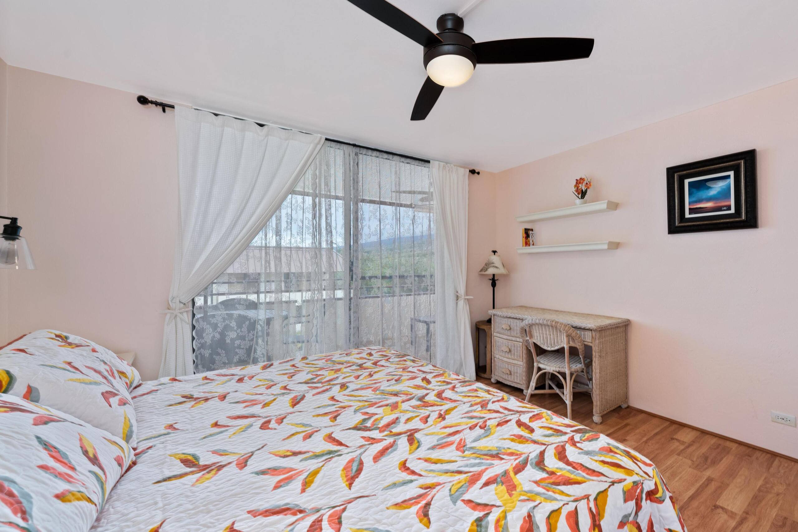 Condo in Kailua-Kona · ★4.4 · 2 bedrooms · 4 beds · 2 shared baths - Image 10