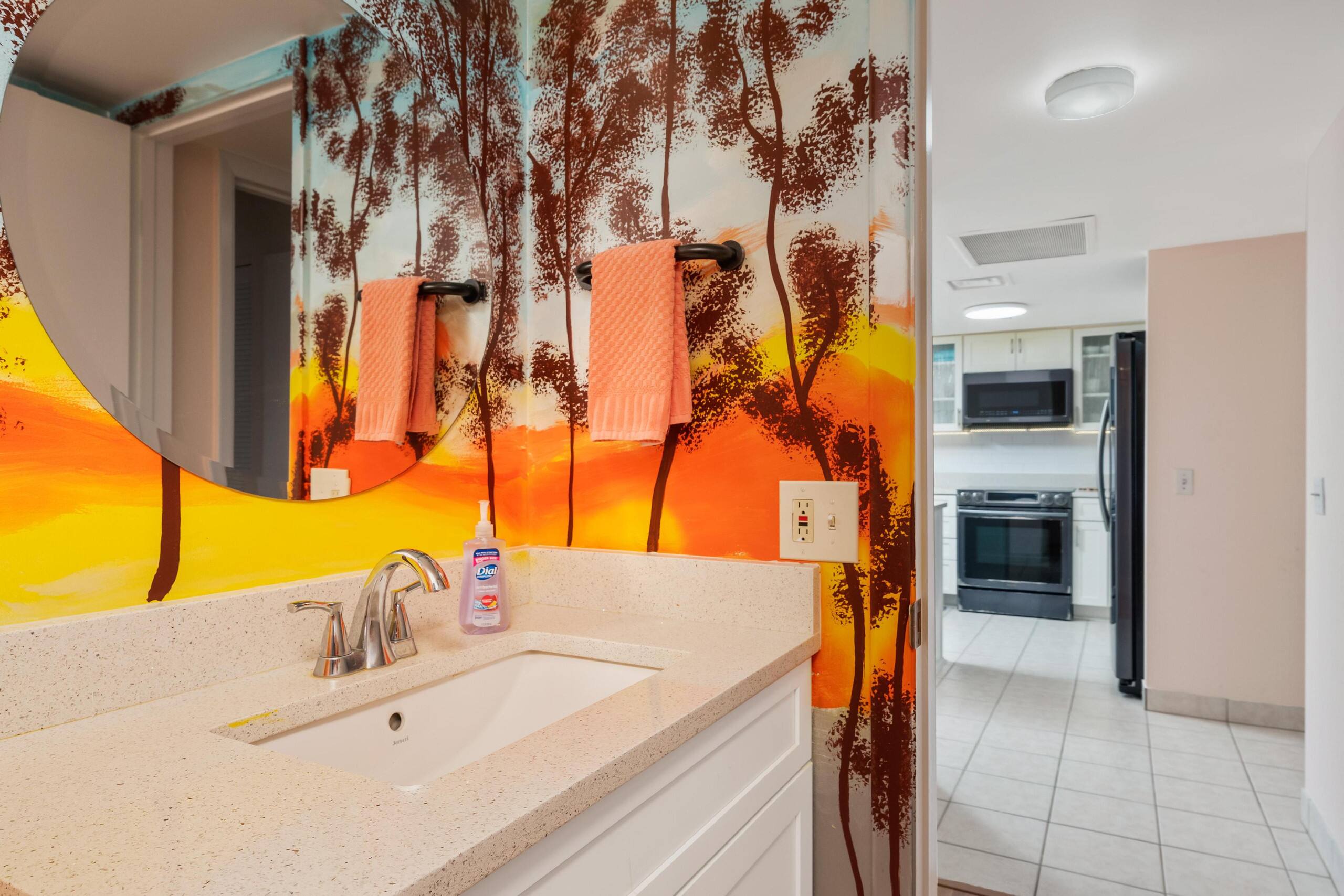 Condo in Kailua-Kona · ★4.4 · 2 bedrooms · 4 beds · 2 shared baths - Image 24