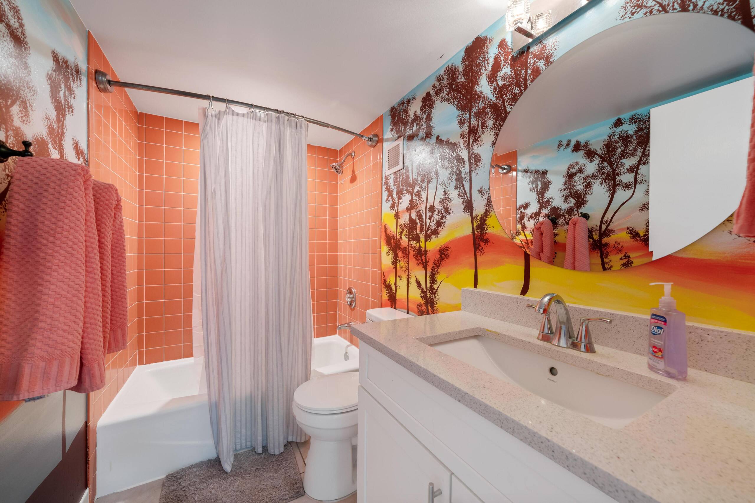 Condo in Kailua-Kona · ★4.4 · 2 bedrooms · 4 beds · 2 shared baths - Image 23