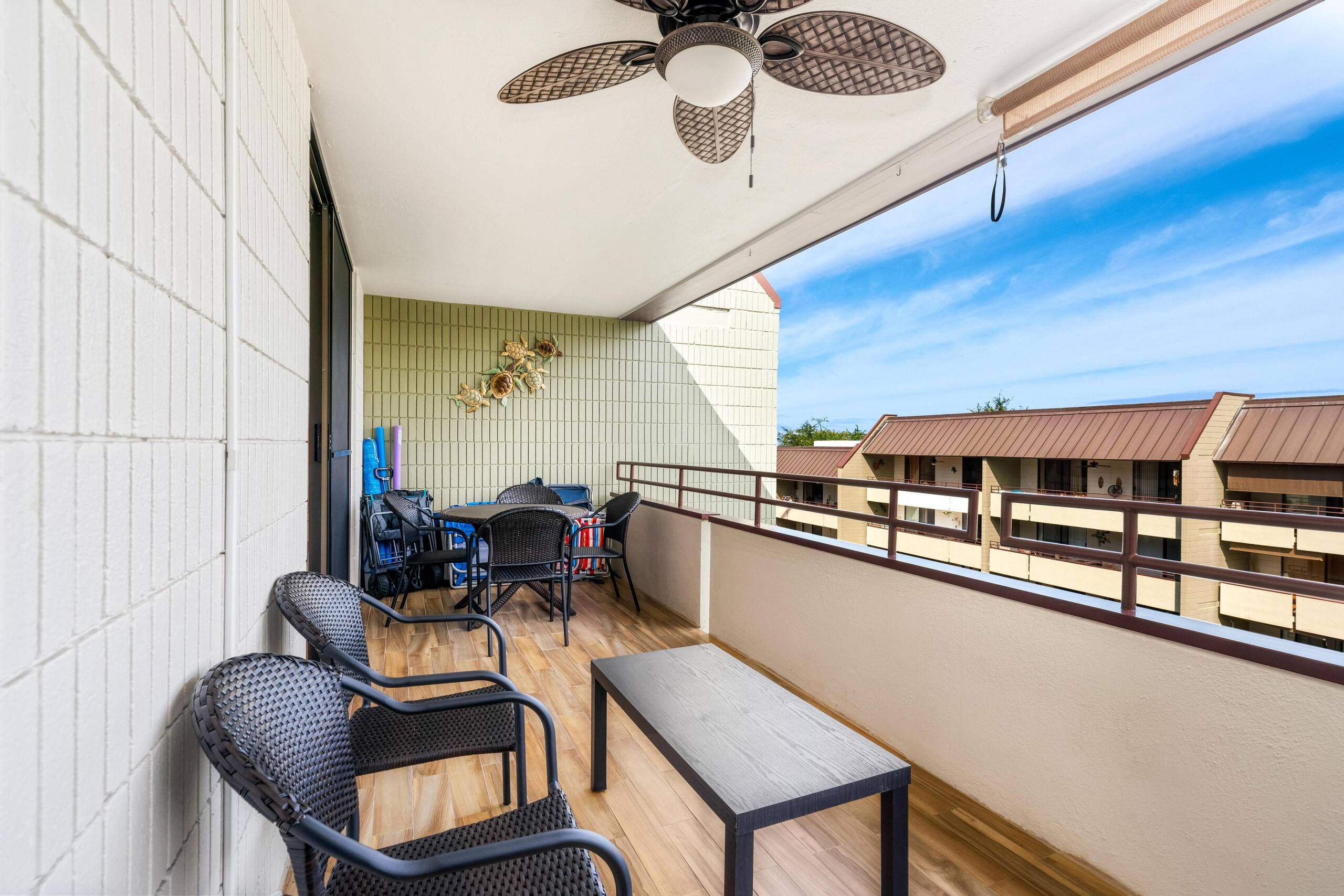 Condo in Kailua-Kona · ★4.4 · 2 bedrooms · 4 beds · 2 shared baths - Image 26