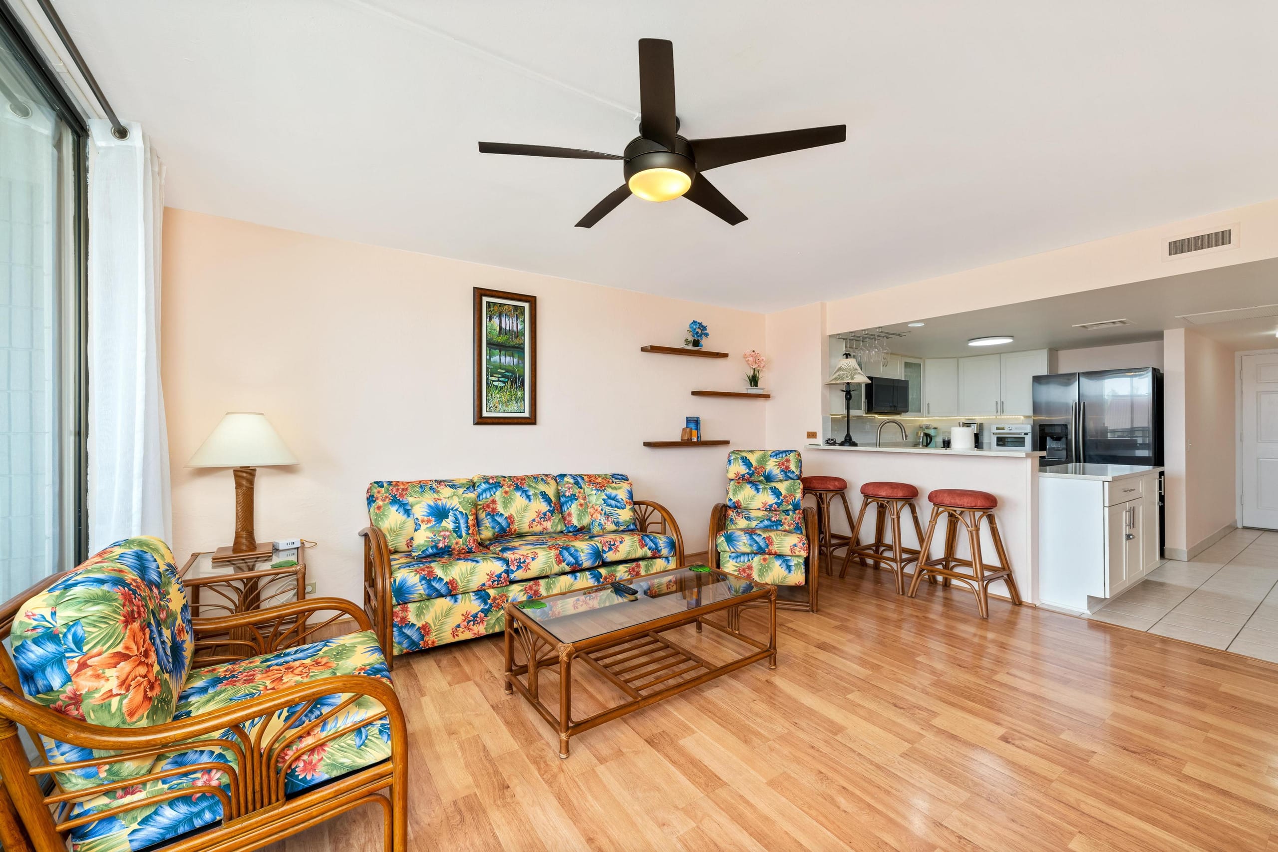 Condo in Kailua-Kona · ★4.4 · 2 bedrooms · 4 beds · 2 shared baths - Image 3