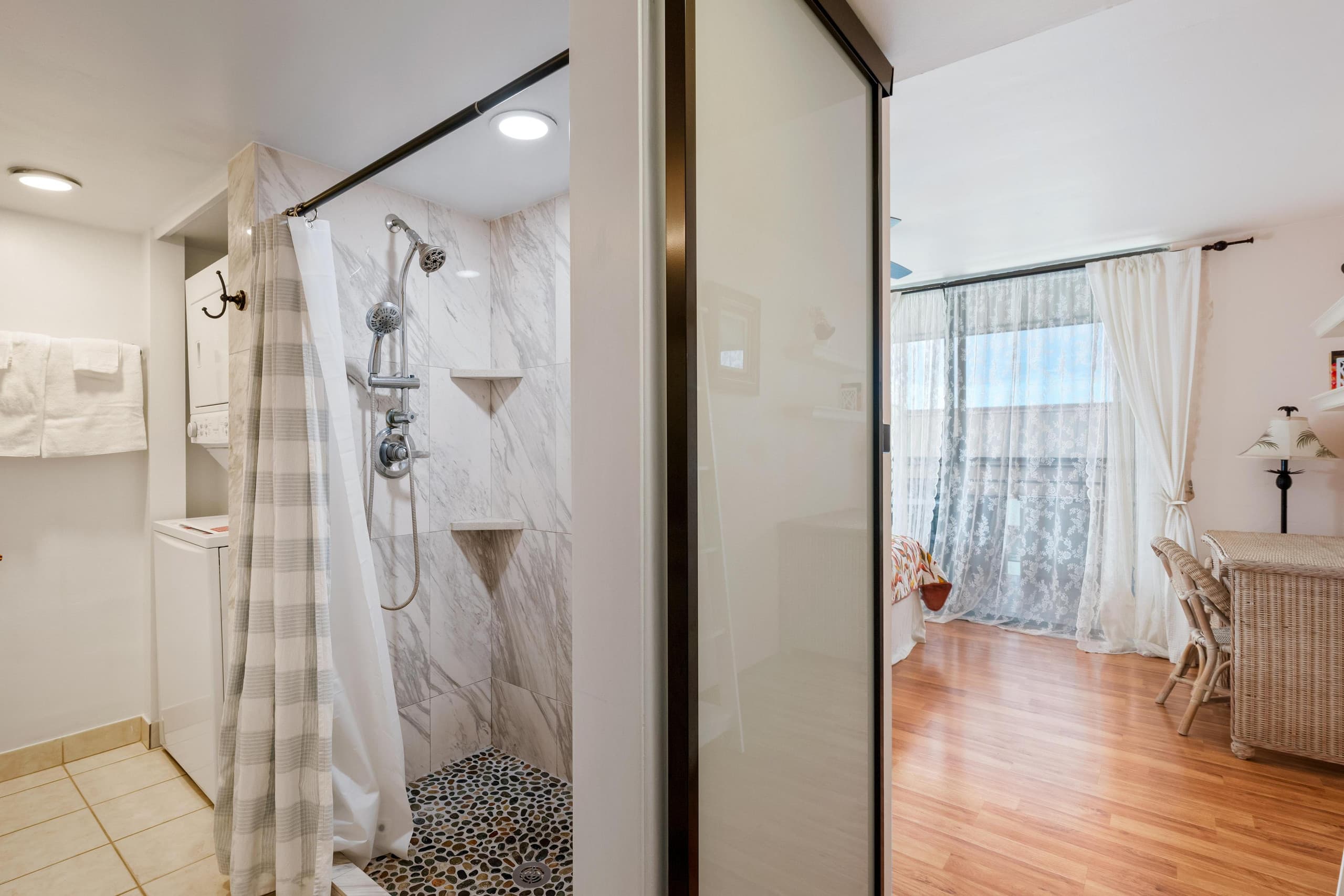 Condo in Kailua-Kona · ★4.4 · 2 bedrooms · 4 beds · 2 shared baths - Image 14