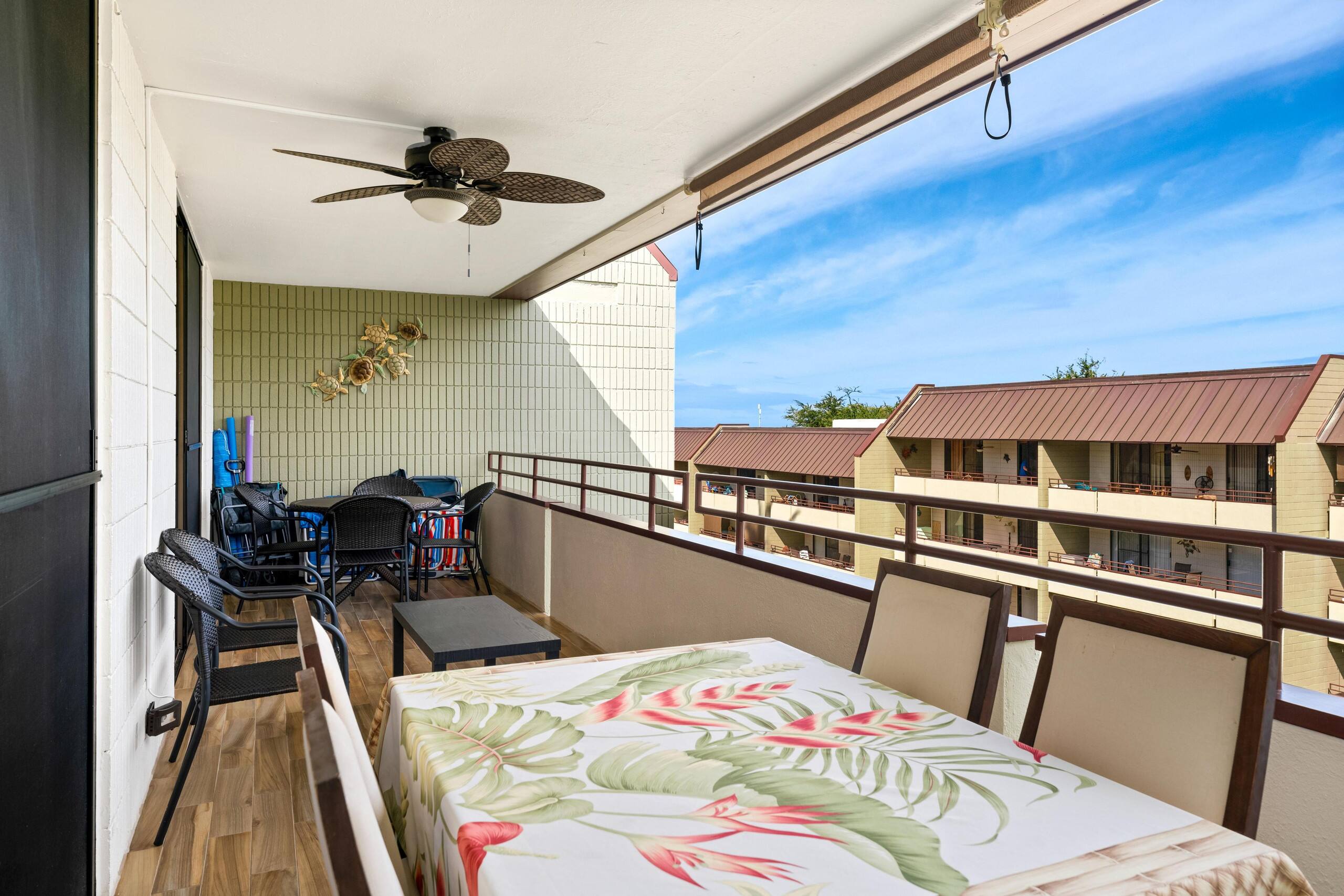 Condo in Kailua-Kona · ★4.4 · 2 bedrooms · 4 beds · 2 shared baths - Image 30