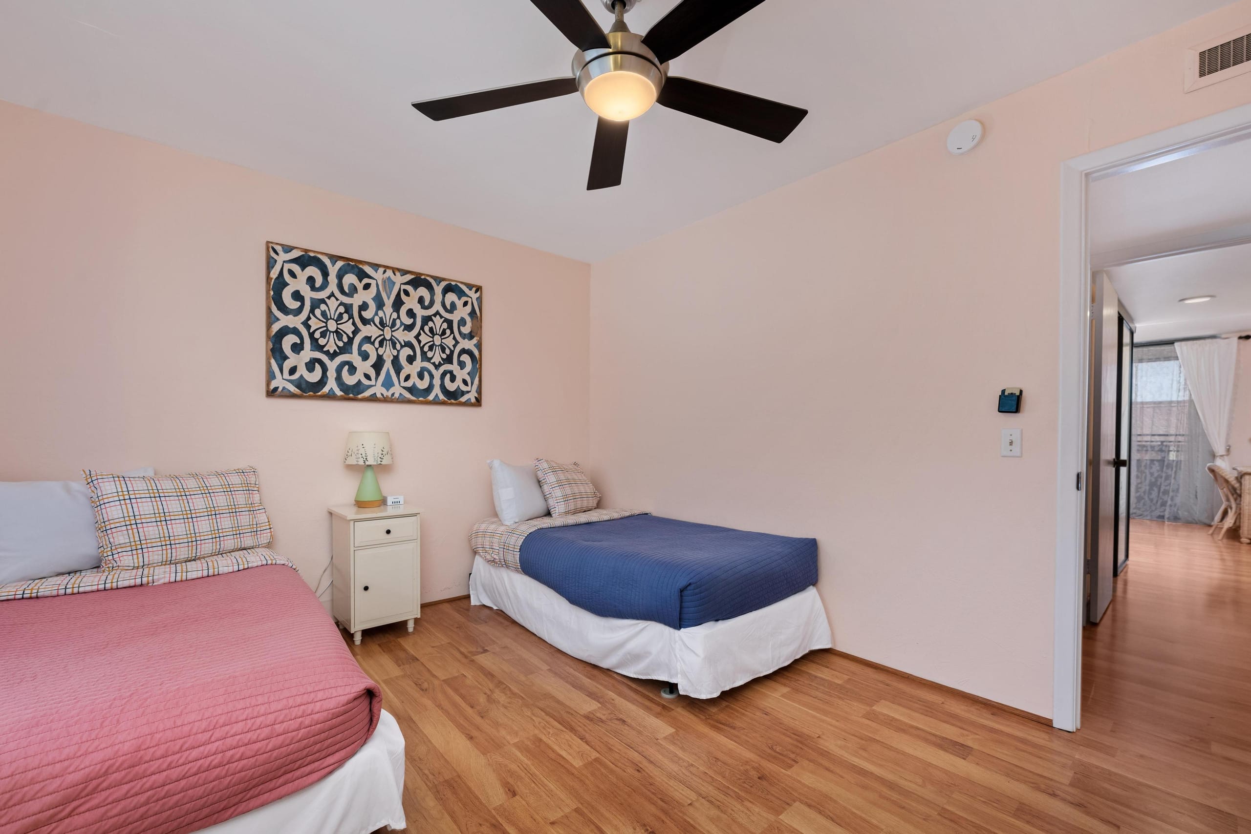 Condo in Kailua-Kona · ★4.4 · 2 bedrooms · 4 beds · 2 shared baths - Image 20