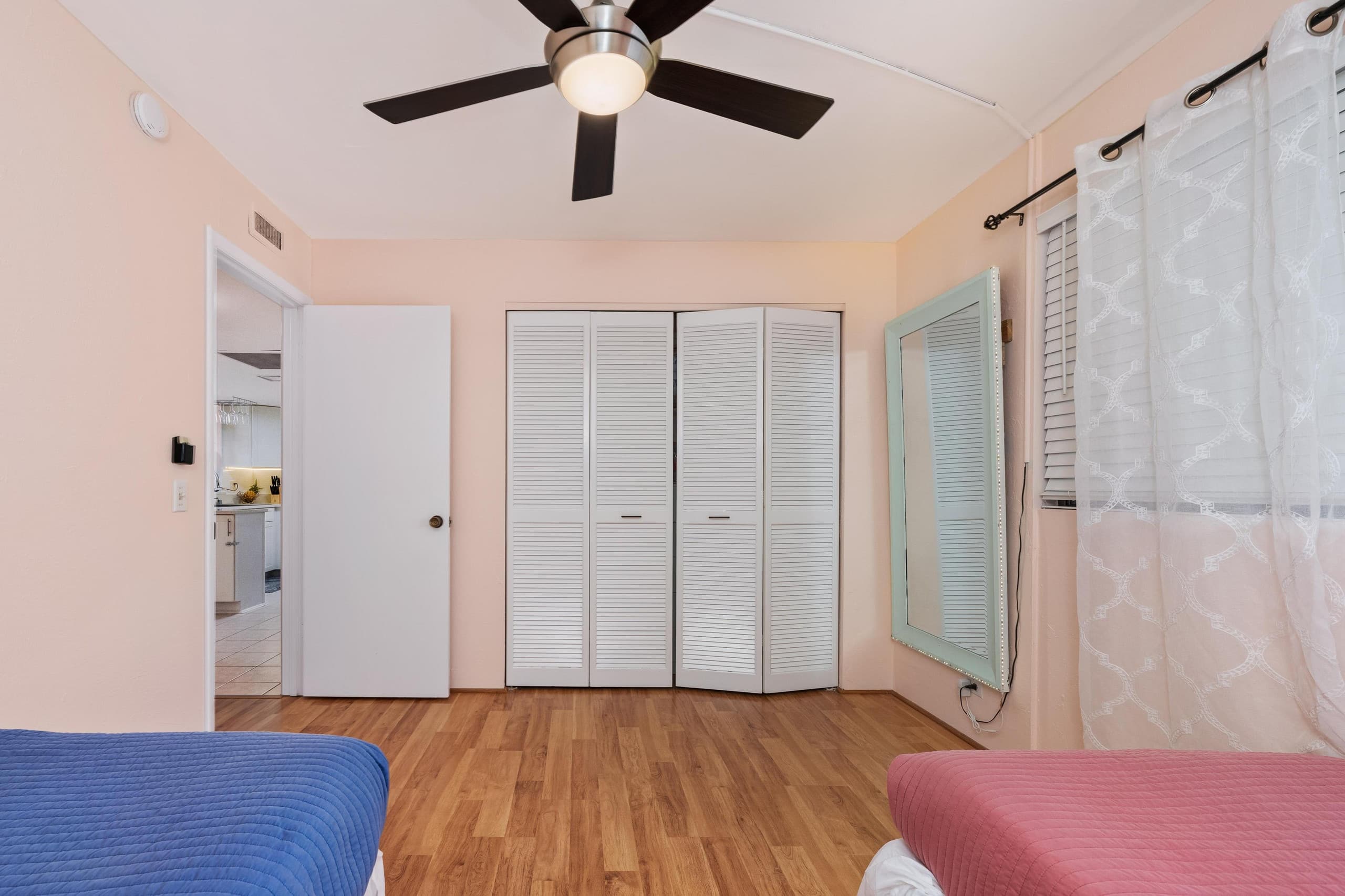 Condo in Kailua-Kona · ★4.4 · 2 bedrooms · 4 beds · 2 shared baths - Image 21