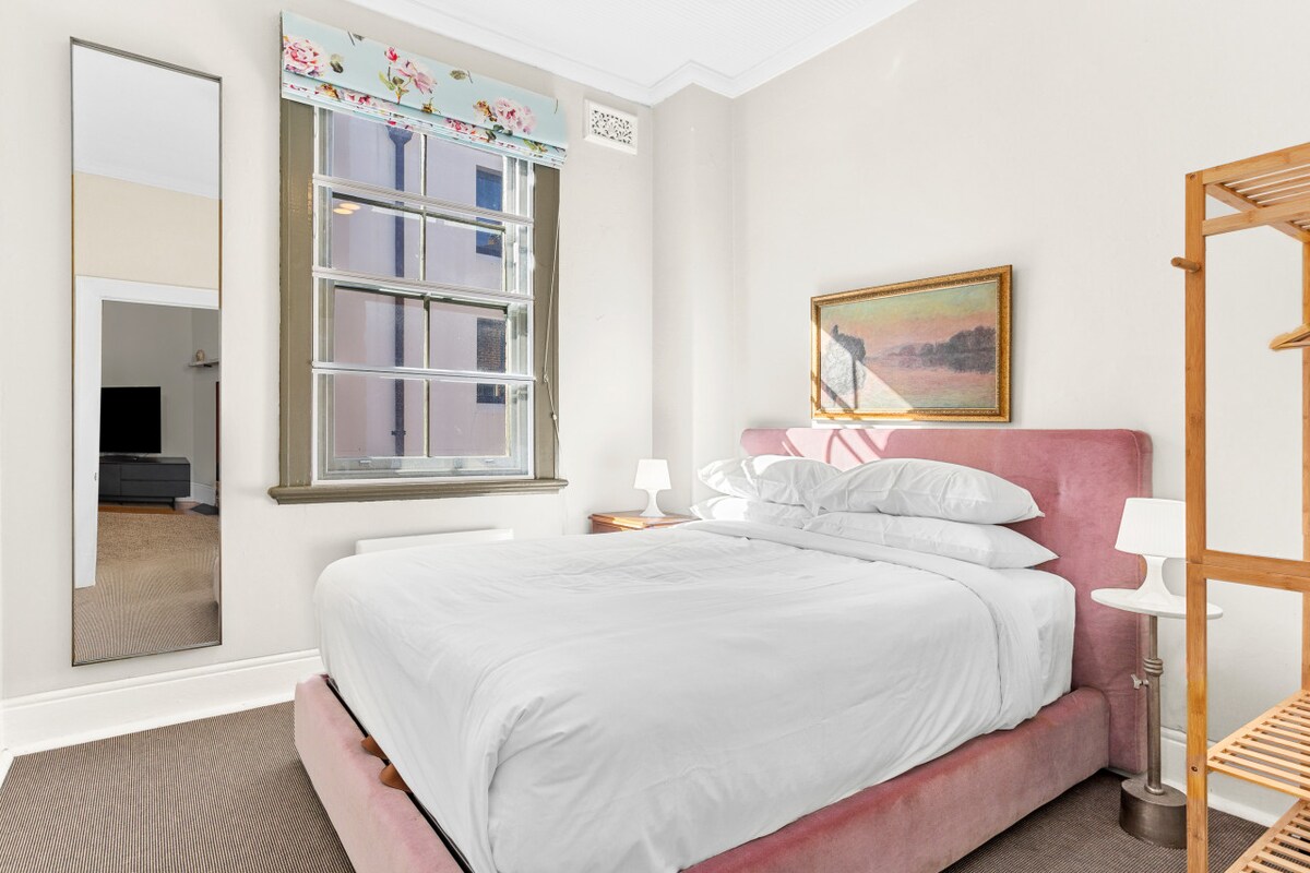 The - Rock - Accomodation - Spacious - room