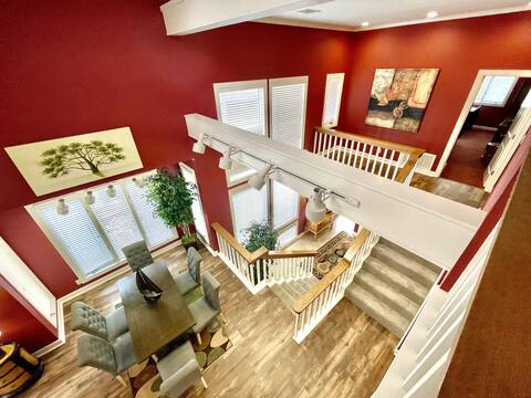 80bpd 4br Log-Sided Condo with Lake View, Garage