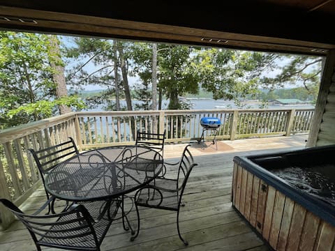 Lake View 2br Loft, Log-Sided Cottage W/ Hot Tub