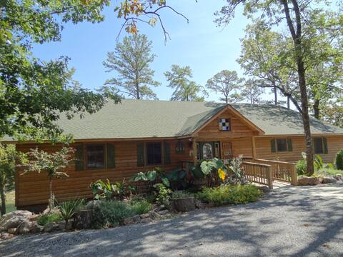 Luxury 3br, Cottage with Overlooking Lake Ouachita