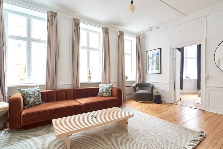 Bright 2BR Apt in the Heart of Old Town CPH City