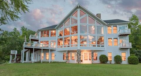 The Pinnacle | Spacious Waterfront Estate |3+ acre