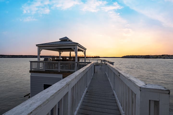 Lake Gaston Vacation Rentals managed Airbnb listing 1