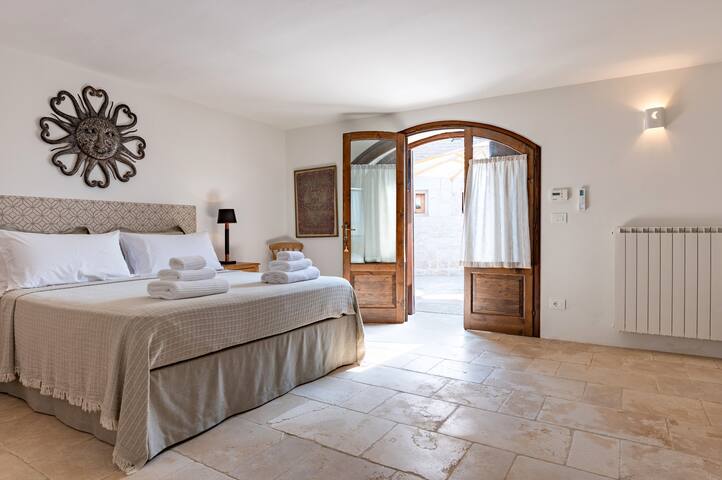 Acres Itria gallery image 5