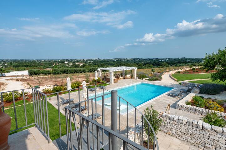 Acres Itria gallery image 3