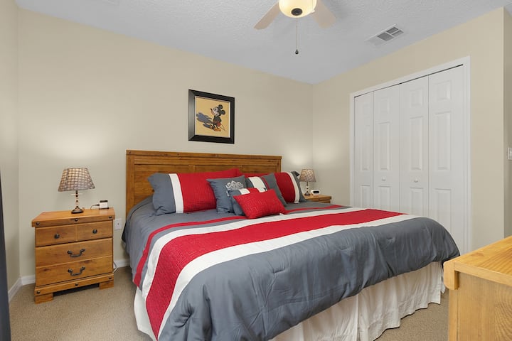 Dormitorio principal tamaño king - Mickey's Disney Hideaway