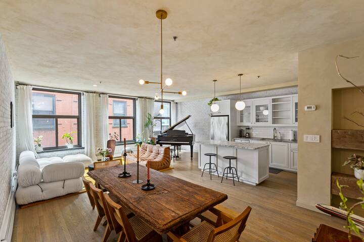 Vanderbilt by Rove Travel | Modern Design 2BR Loft gallery image 2