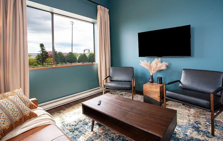 New! Lakeview, Great Location, Plenty Around! - Duluth, MN