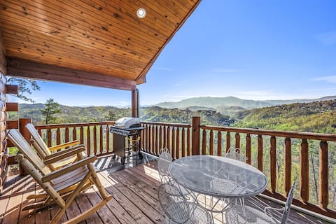 Stunning 1BD w/ Breathtaking VIEWS & Hot Tub!