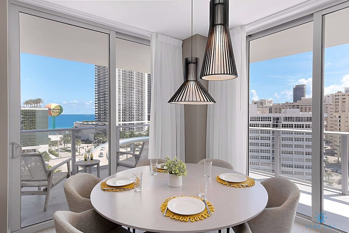 Photo inspiration: Luxury Apartments With Wrapped Views Reference: Wrap Around Balcony Insane Amenities Amazing Pool