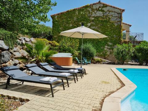 Spacious villa with private pool in Caunes