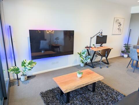 Popular Airbnb listing: Stylish oasis in heart of Canberra, free parking in City