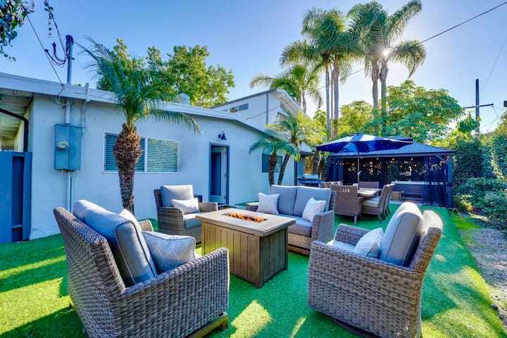 Shores Villa – Spa, Fire Pit, AC, Dream Yard