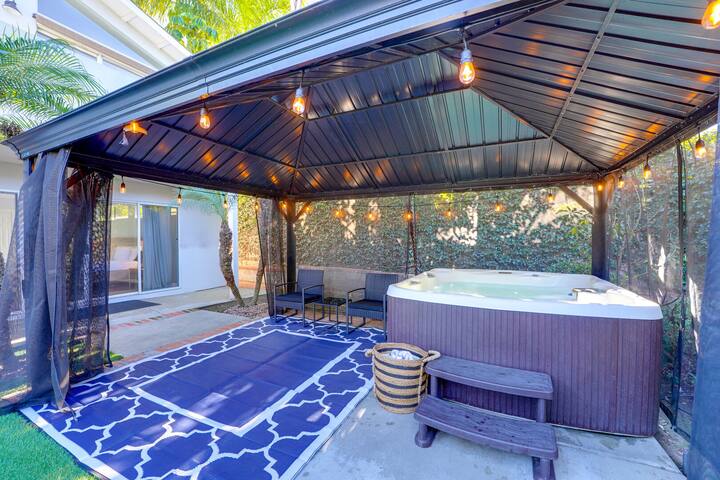 Shores Villa – Spa, Fire Pit, AC, Dream Yard gallery image 3