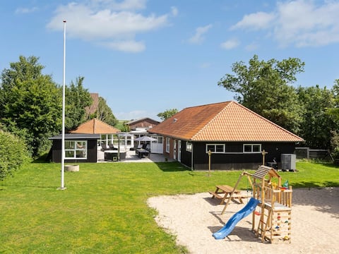 "Gabriele" - 17km from the sea by Interhome
