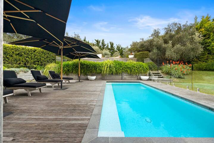 Portsea Sanctuary, Gas Heat Pool & Gardens gallery image 3