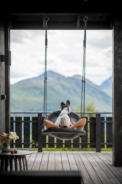 Secluded Luxury Lodge, Sauna & Mountain Views