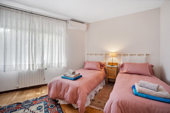 Dhomë gjumi, krevat dopio tek