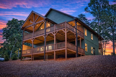 No Service Fee! Mtn Views, Hot Tub, Pool Table!