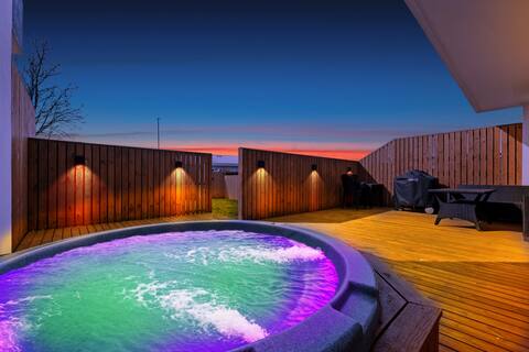 Family Friendly Retreat. HOT TUB