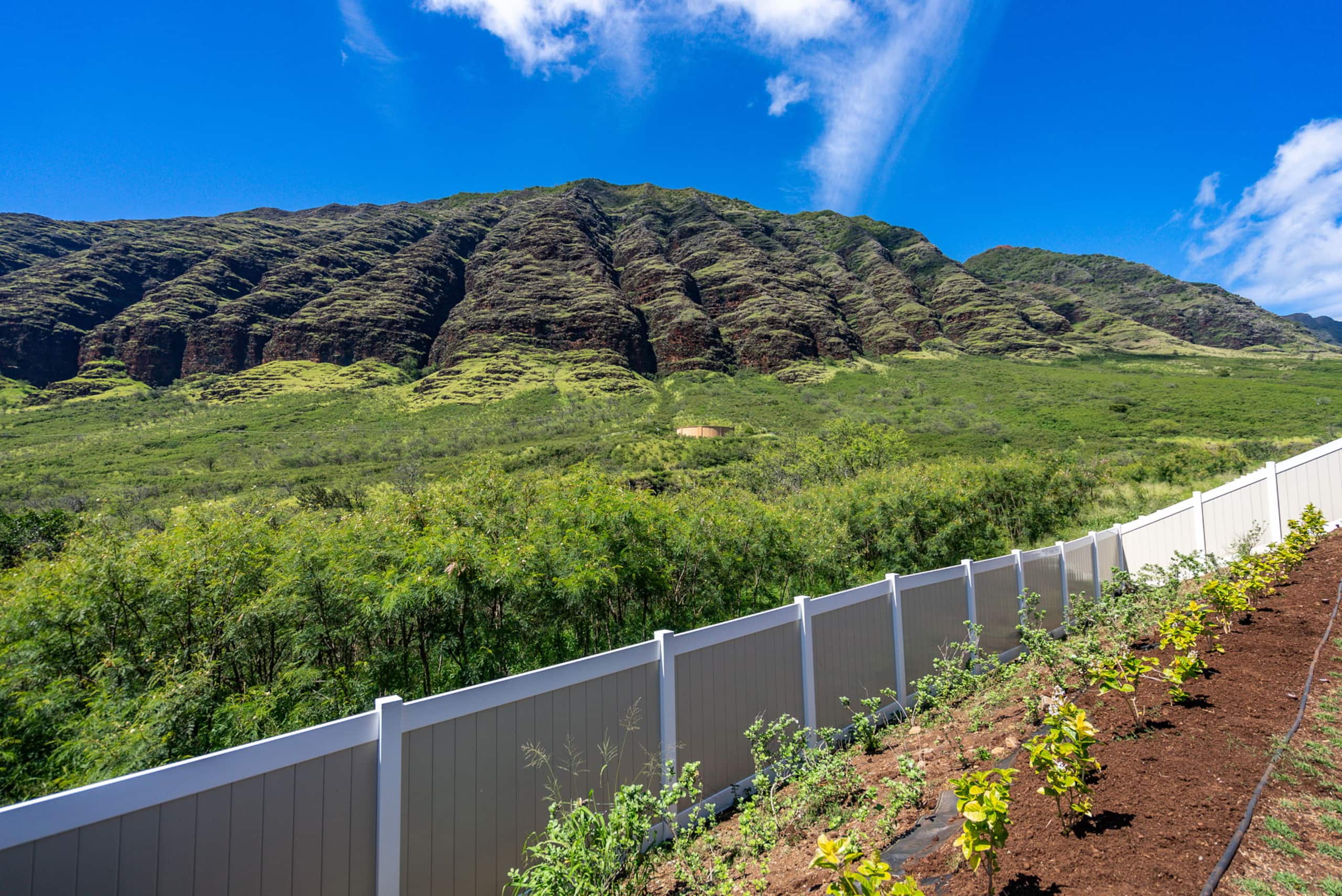 Home in Waianae · ★4.91 · 4 bedrooms · 6 beds · 2.5 private baths - Image 38