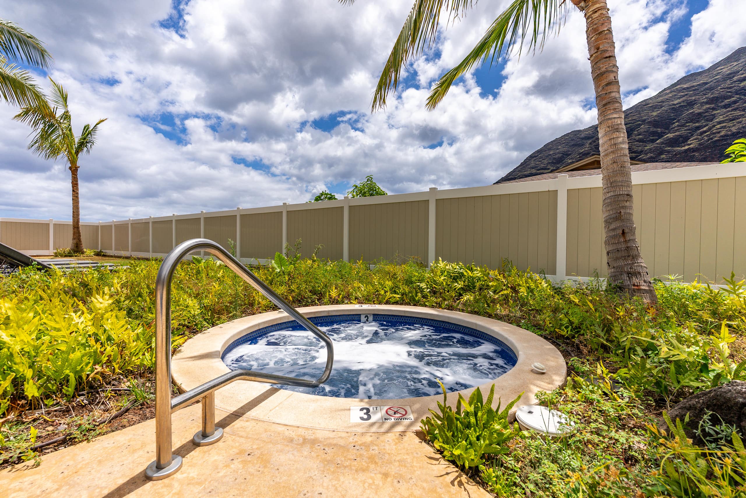 Home in Waianae · ★4.91 · 4 bedrooms · 6 beds · 2.5 private baths - Image 43