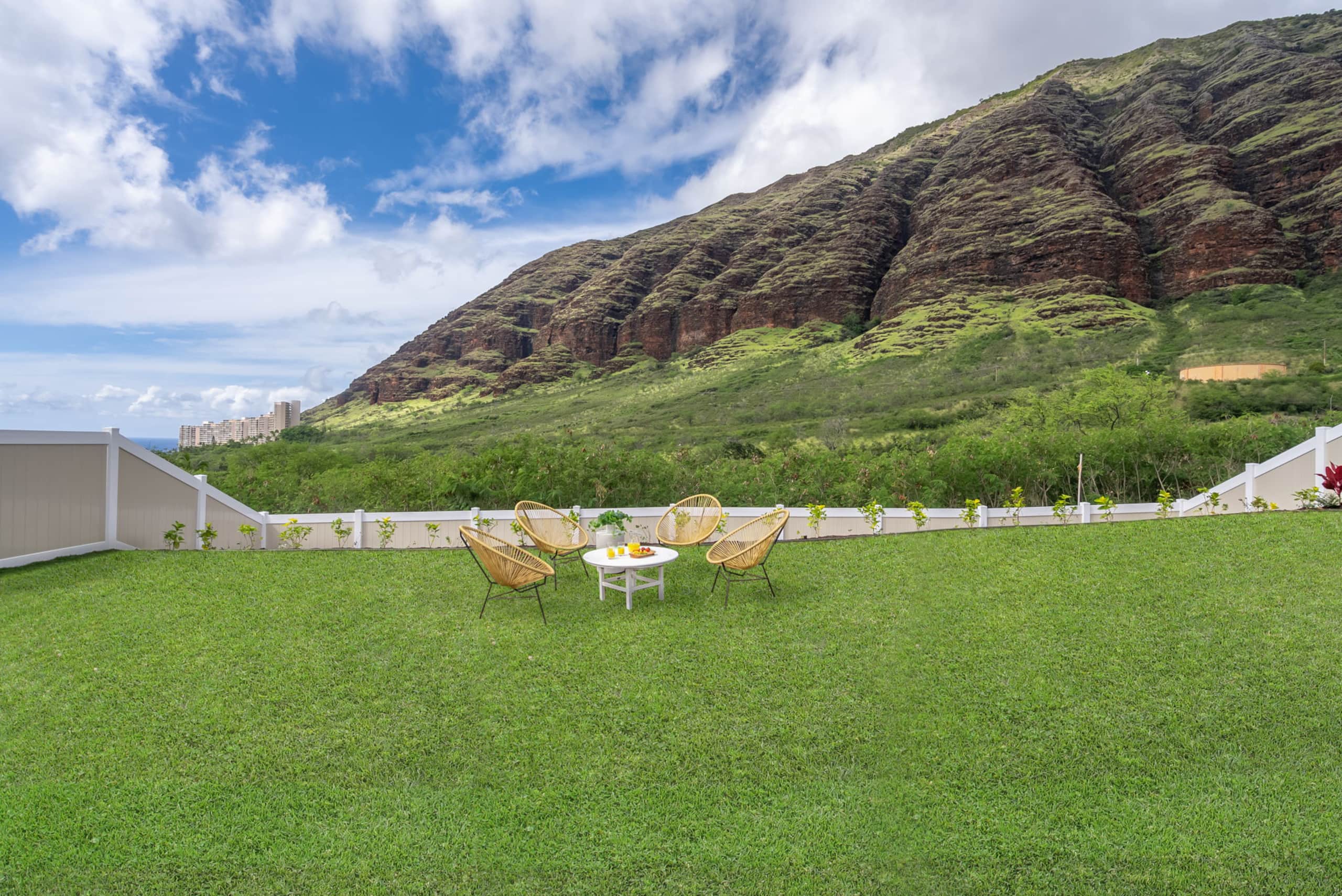 Home in Waianae · ★4.91 · 4 bedrooms · 6 beds · 2.5 private baths - Image 35