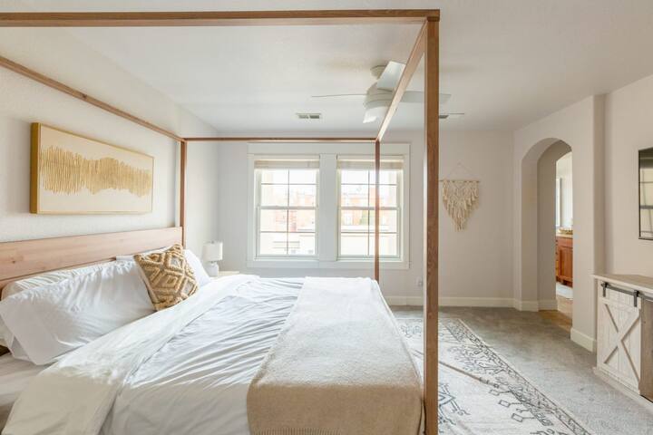 Heart of Denver | 4 Levels of Luxury gallery image 2