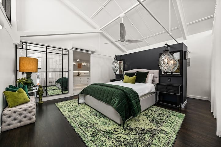 The River Warehouse Apartment