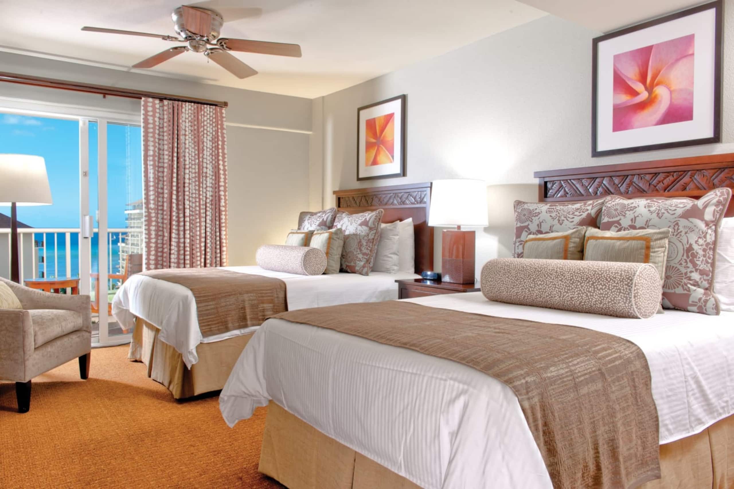 Resort in Honolulu · ★5.0 · 3 bedrooms · 5 beds · 2 private baths - Image 4