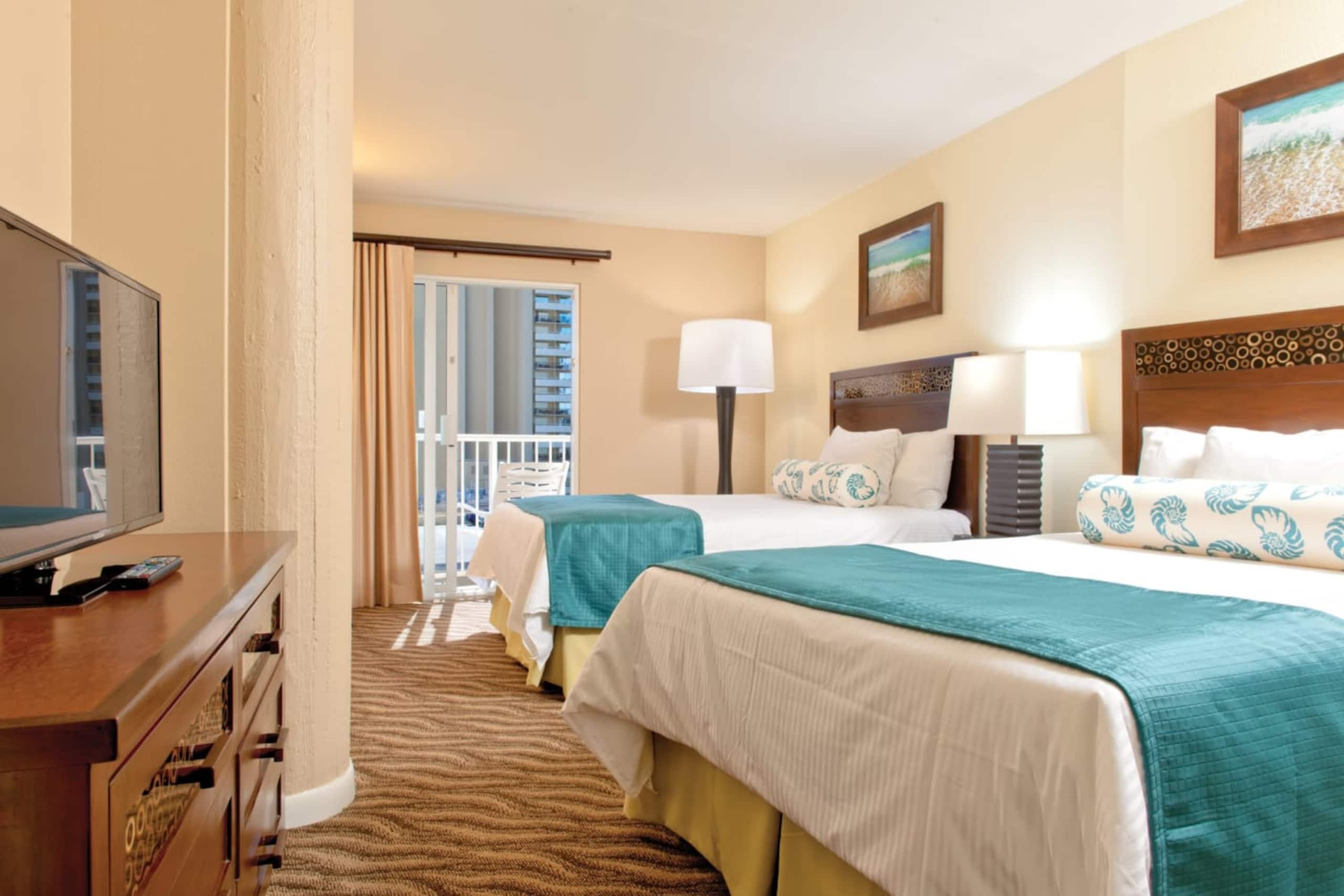 Resort in Honolulu · ★5.0 · 3 bedrooms · 5 beds · 2 private baths - Image 16