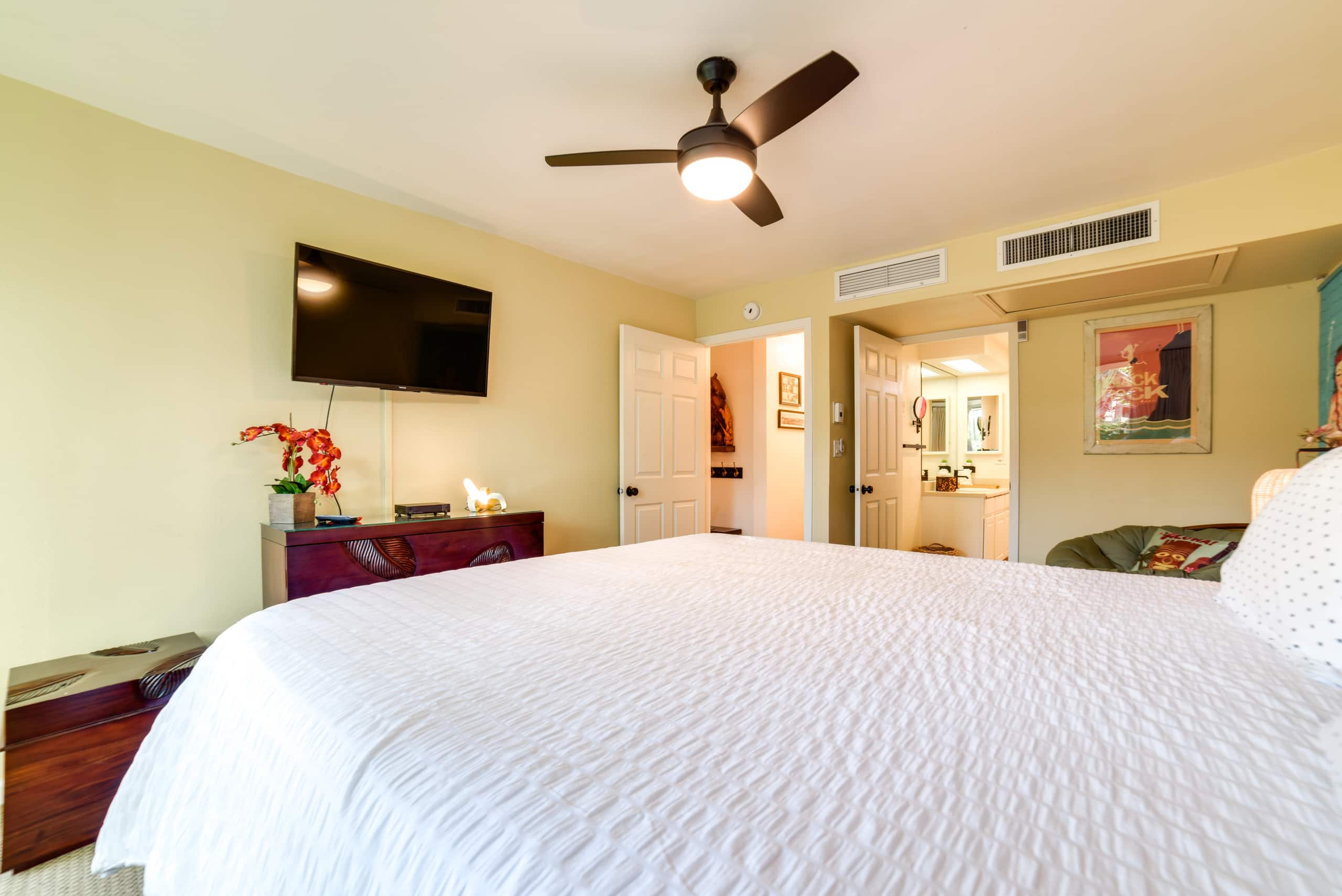 Condo in Lahaina · ★4.94 · 2 bedrooms · 3 beds · 2 private baths - Image 23