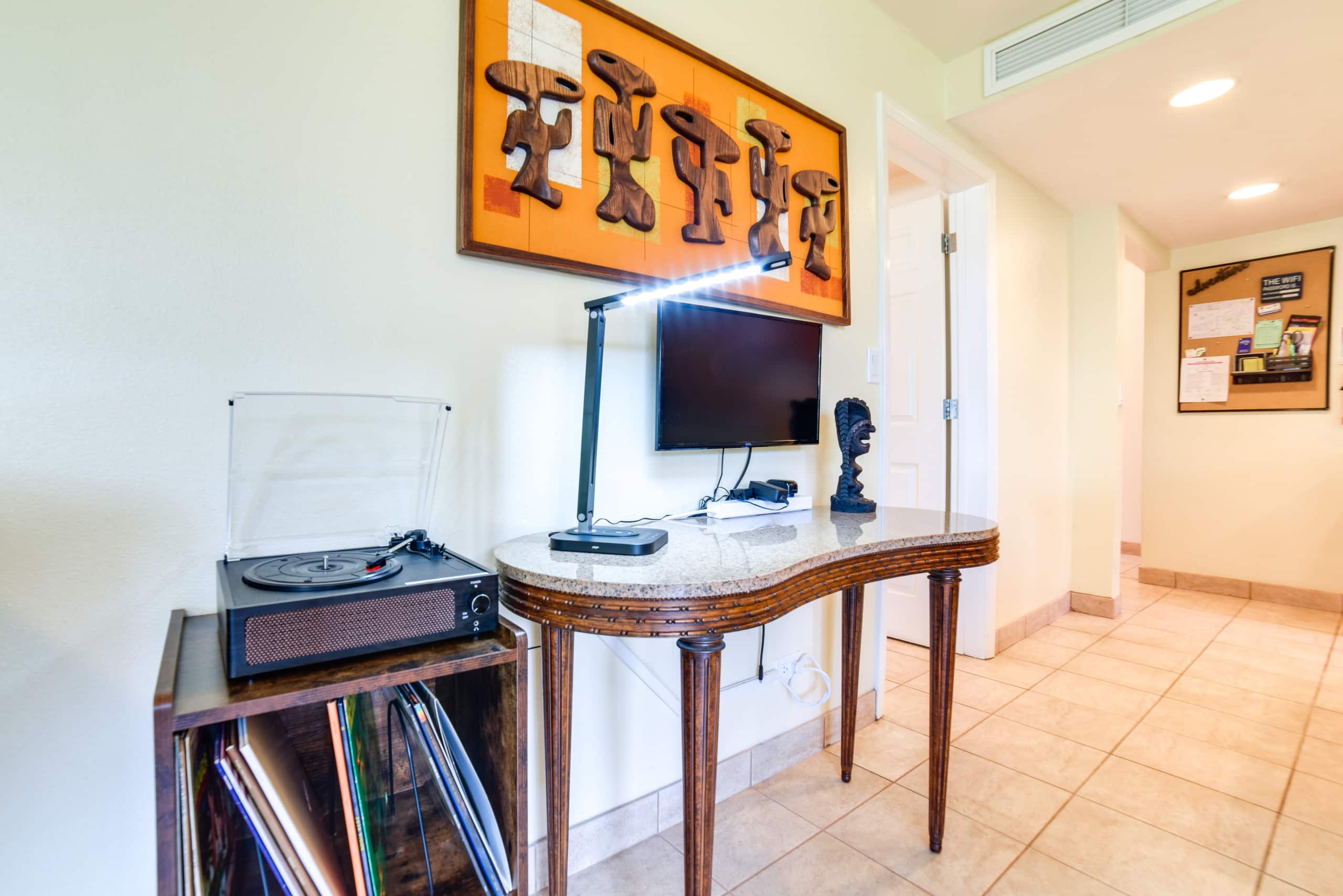 Condo in Lahaina · ★4.94 · 2 bedrooms · 3 beds · 2 private baths - Image 14