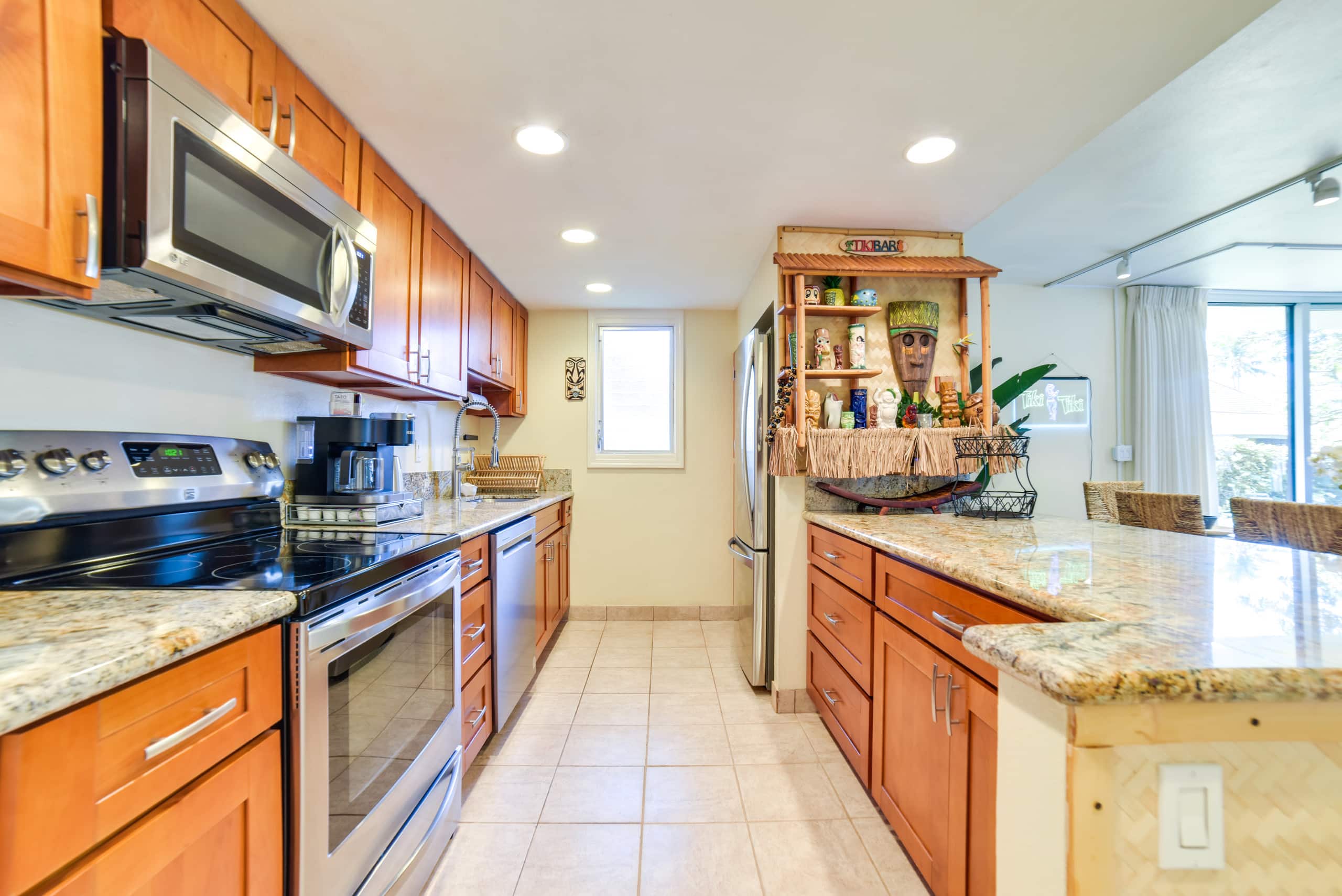 Condo in Lahaina · ★4.94 · 2 bedrooms · 3 beds · 2 private baths - Image 12