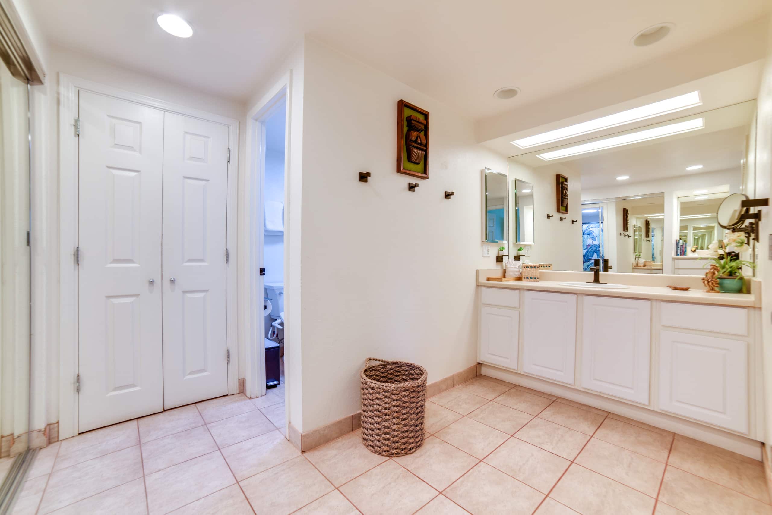 Condo in Lahaina · ★4.94 · 2 bedrooms · 3 beds · 2 private baths - Image 19