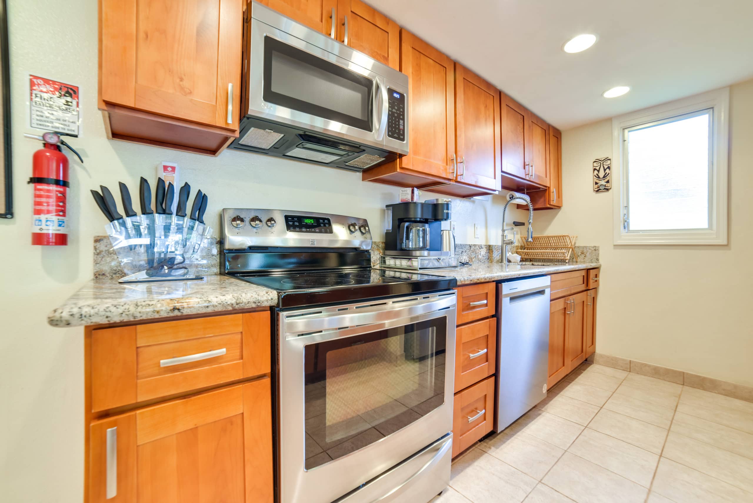 Condo in Lahaina · ★4.94 · 2 bedrooms · 3 beds · 2 private baths - Image 13
