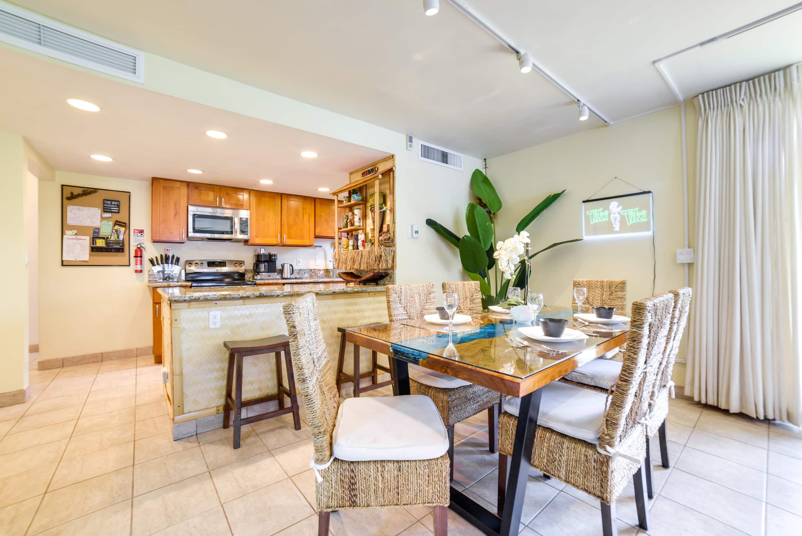 Condo in Lahaina · ★4.94 · 2 bedrooms · 3 beds · 2 private baths - Image 10