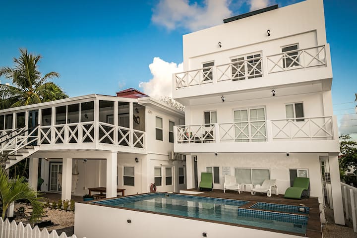 Oceanview Multiunit Villa- Private Pool, Sleeps 14 gallery image 3