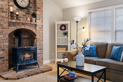 Large & Private Family Home in Camas