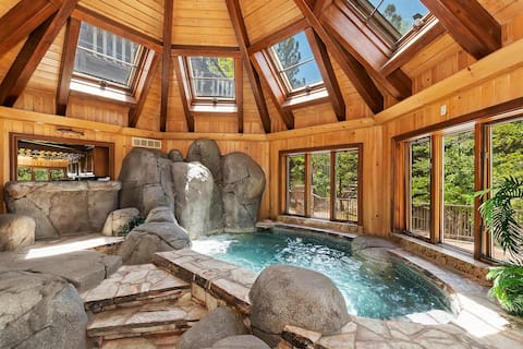 The Edgewood Mansion: Hot Tub! Close to Bear Mtn!