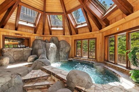 The Edgewood Mansion: Hot Tub! Close to Bear Mtn!